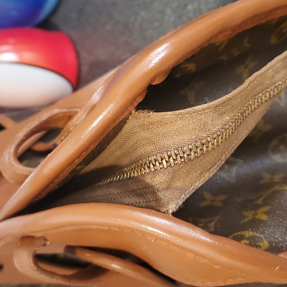 Louis Vuitton Vintage Bag with COA - Picture 12 of 16